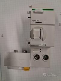 Interruttore diferenziale schneider 25A 0,03 A