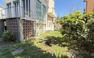 Villa Indipendente con Box