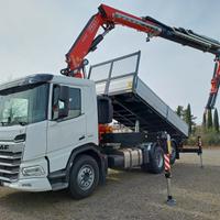 Daf XD 450 con GRU FASSI e RIBALTABILE TRILATERALE