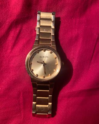 NIXON Gold Tone