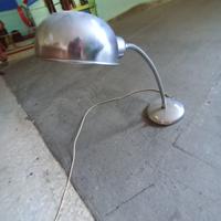 Lampada da tavolo anni 50 in metallo