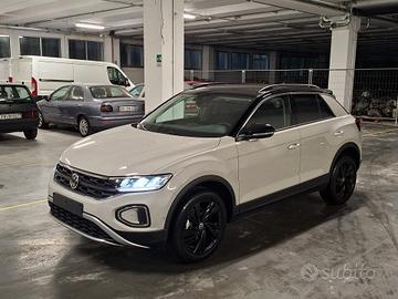 Volkswagen T-Roc 1500 TSI ACT 150CV Sport Km.0