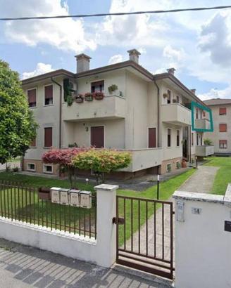 Immobile in asta di 91 m² con box auto a Camisano 
