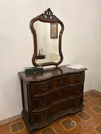 Cassettone/ due comodini/ specchio