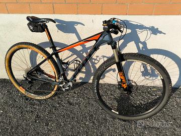 Mountain bike Scott Scale 930 in carbonio 