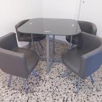 tavolo con sedie salvaspazio € 50