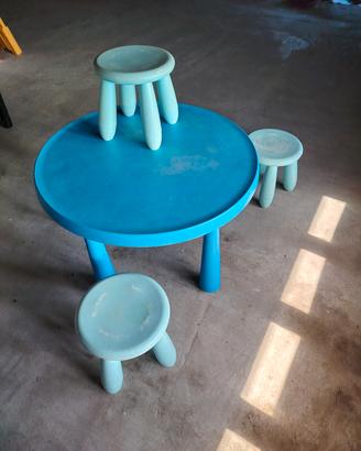 Tavolo in plastica per bambini + 3 sedie