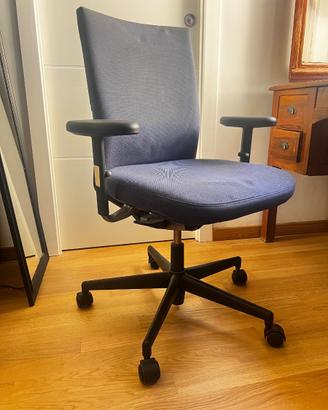 Sedia da ufficio blu con ruote – altezza regolabil