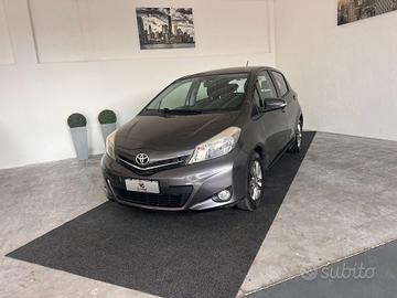 TOYOTA Yaris 1.0 5 porte Lounge