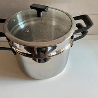 Pentola con scolapasta