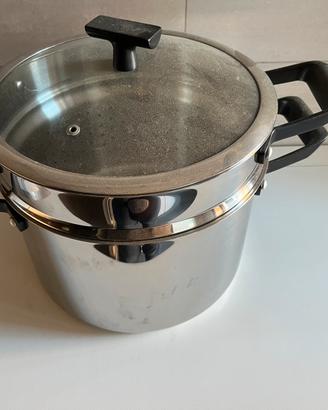 Pentola con scolapasta