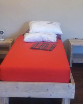 letto singolo in abete vecchio ad 1 piazza