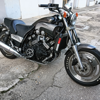 Yamaha Vmax 1200 carbon