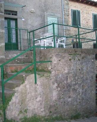 Casa indipendente di 180 m² con 5 locali e posto a