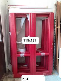 Finestre e Porte Finestre in legno rosso