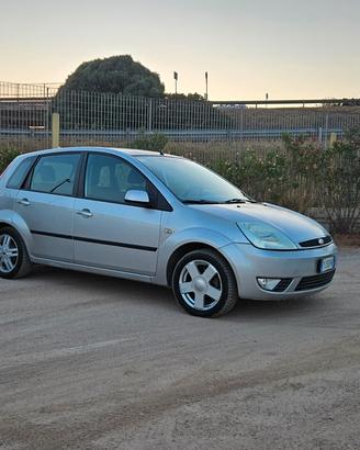 Ford Fiesta 1.2 16V 5P Ghia