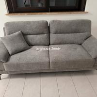 Divano 2 posti in tessuto grigio
