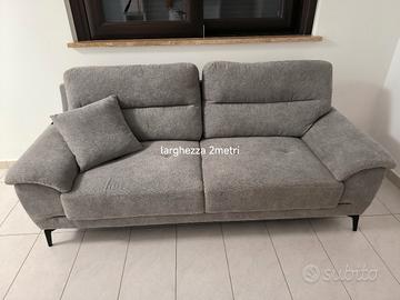 Divano 2 posti in tessuto grigio