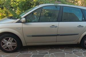 renault grand scenic 1.9 dci 2006 usata