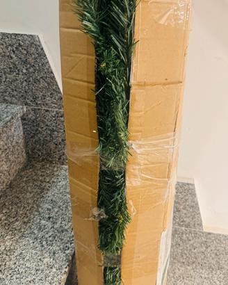 Albero di natale compreso di luci palline
