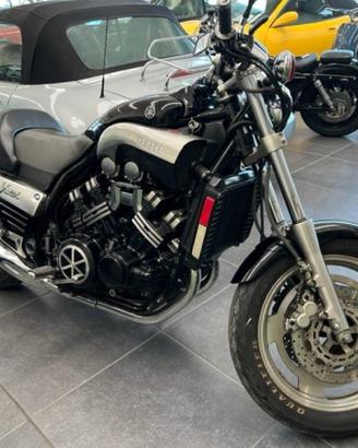Yamaha Vmax 1200