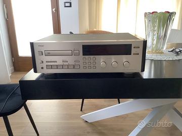 Dat Teac R-10