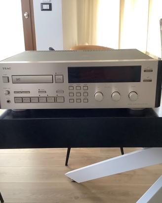 Dat Teac R-10