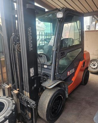 Toyota Tonero 30 Carrello elevatore diesel