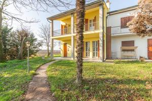 Villa di 388 m² con più di 5 locali a Bagnacavallo
