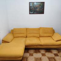 divano tenuto maniacalmente 