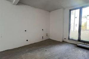 Centro paese, a due passi dal lago