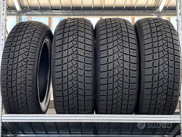 4 Gomme Kumho Invernali 235/55 R19 105V