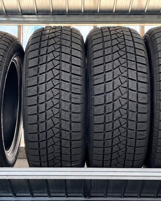 4 Gomme Kumho Invernali 235/55 R19 105V