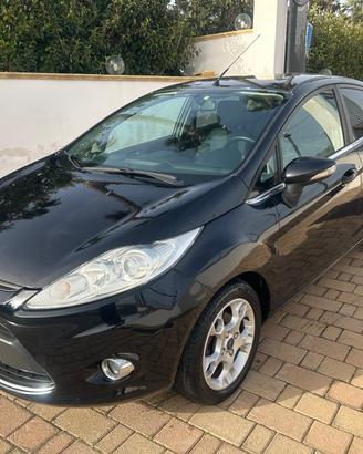 Ford Fiesta 1.4 TDCi 70CV 5 porte Titanium