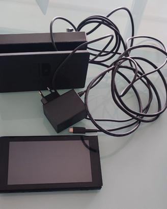 NintendoSwitch + consolle e alimentatore NO joycon