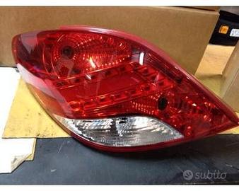 Faro posteriore sinistro peugeut 207