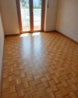 A GRATIS  Parquet in legno già smontato