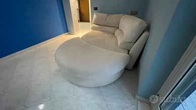 Divano  poltronesofà Relia con pouf – sfoderabile