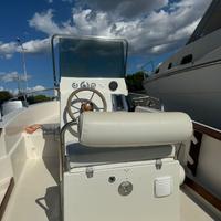 Barca coverline 19 open con motore honda bf40