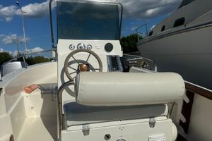 Barca coverline 19 open con motore honda bf40