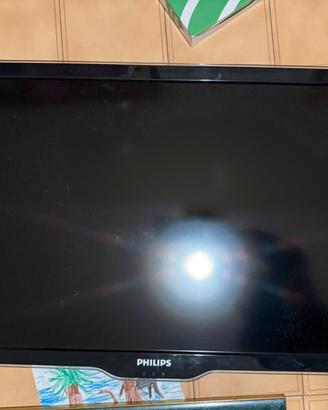 TV Philips 32” + staffa muro – funzionante