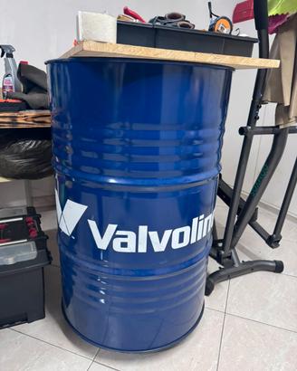 Barile arredo con supporto ruote