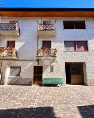 CASA SEMINDIPENDENTE A ONORE