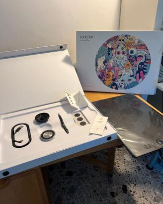 Wacom Intuos Pro taglia L, modello PTH-860