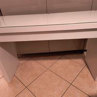 scrivania con vetro ikea 