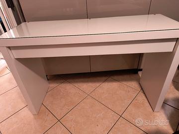 scrivania con vetro ikea 