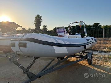 Gommone chiglia rigida con motore Yamaha 25cv