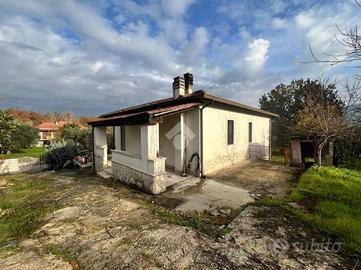 CASA INDIPENDENTE A MONTE SAN GIOVANNI CAMPANO