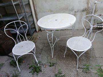 tavolino da esterno con 2 sedie