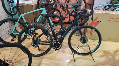 bicicletta e-road Bianchi 